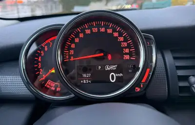 MINI Cooper Steptronic — Citadine dynamique automatique, entretien suivi et sans accident — Miniature 10