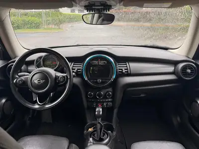 MINI Cooper Steptronic — Citadine dynamique automatique, entretien suivi et sans accident — Miniature 12