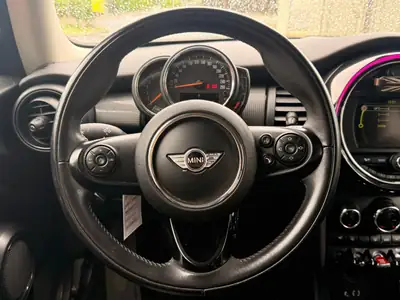 MINI Cooper Steptronic — Citadine dynamique automatique, entretien suivi et sans accident — Miniature 14