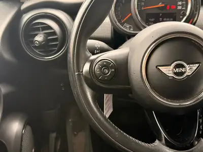 MINI Cooper Steptronic — Citadine dynamique automatique, entretien suivi et sans accident — Miniature 15