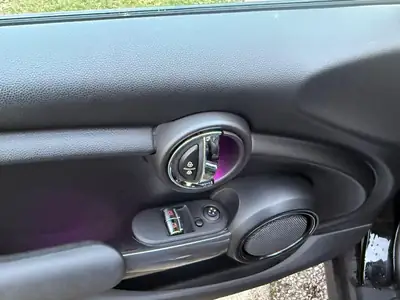 MINI Cooper Steptronic — Citadine dynamique automatique, entretien suivi et sans accident — Miniature 19