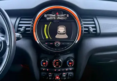 MINI Cooper Steptronic — Citadine dynamique automatique, entretien suivi et sans accident — Miniature 24