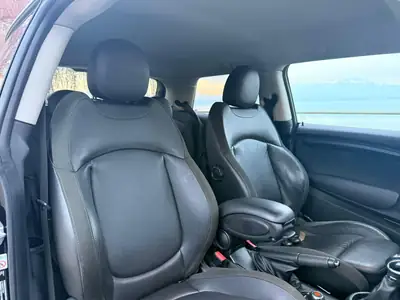 MINI Cooper Steptronic — Citadine dynamique automatique, entretien suivi et sans accident — Miniature 22