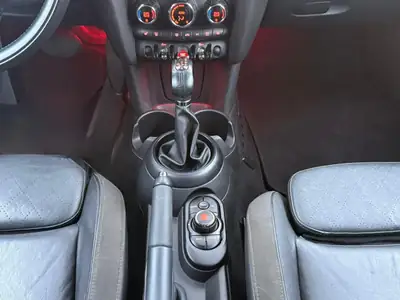 MINI Cooper Steptronic — Citadine dynamique automatique, entretien suivi et sans accident — Miniature 26