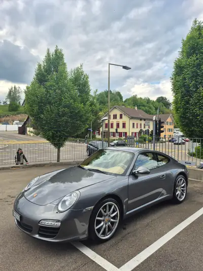 Porsche 911 Coupé 2010 — Legend sportive, boîte manuelle, historique d'entretien complet — arrière