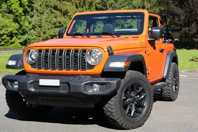 Jeep Wrangler 3,6 V6 209kW — Le SUV légendaire avec moteur V6 puissant — Seitenansicht