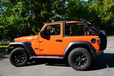 Jeep Wrangler 3,6 V6 209kW — Le SUV légendaire avec moteur V6 puissant — Miniatur 8