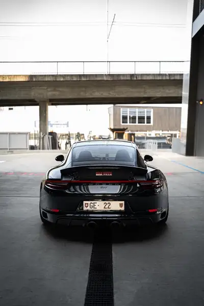 Porsche 911 Carrera 4S PDK 2017 — Coupé sportif légendaire, 43'000 km seulement — vista posteriore