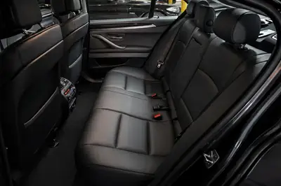 BMW 528i xDrive — Berline premium allemande, état impeccable et kilométrage exceptionnel — Innenraum