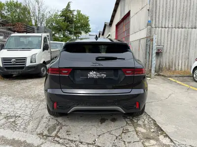 Jaguar E-PACE 2.0d D165 R-Dynamic AWD — SUV compact premium, traction intégrale, garantie 2 ans — Armaturenbrett