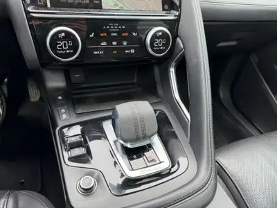 Jaguar E-PACE 2.0d D165 R-Dynamic AWD — SUV compact premium, traction intégrale, garantie 2 ans — Miniatur 11