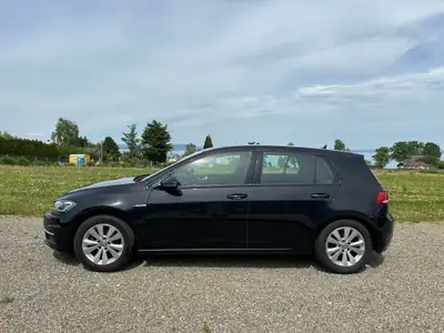 VW Golf 1.5 TSI BlueMotion — Berline essence performante, 100 000 km, intérieur premium — Innenraum