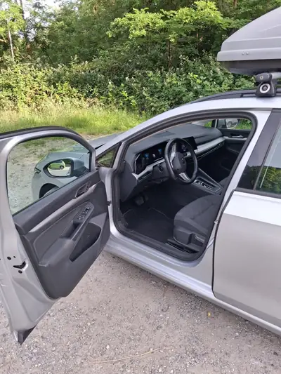 VW Golf 1.0 eTSI Life DSG — Break économique, motorisation innovante, entretien récent — cruscotto