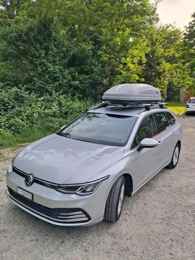VW Golf 1.0 eTSI Life DSG — Break économique, motorisation innovante, entretien récent — interni