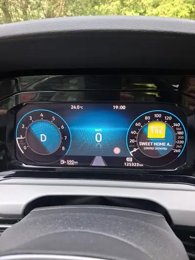 VW Golf 1.0 eTSI Life DSG — Break économique, motorisation innovante, entretien récent — Miniatura 9