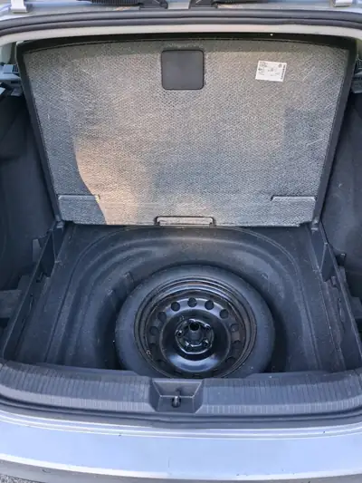 VW Golf 1.0 eTSI Life DSG — Break économique, motorisation innovante, entretien récent — Miniatura 11