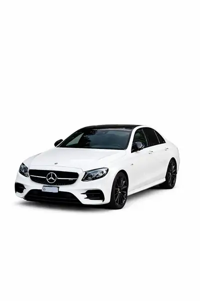 Mercedes-Benz E 43 AMG 4Matic — Berline haute performance, 401 ch et traction intégrale — rear view