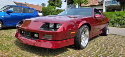 Chevrolet Camaro IROC-Z28 5.7 V8 — Muscle car culte des années 80, 100'850 km — vista esterna