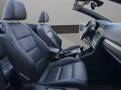 VW Golf Cabrio 1.4 TSI Lounge — Cabriolet sportif et élégant, entretien complet — Miniature 17
