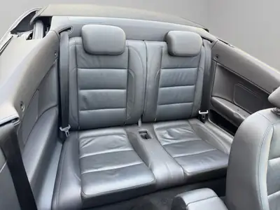 VW Golf Cabrio 1.4 TSI Lounge — Cabriolet sportif et élégant, entretien complet — Miniature 18