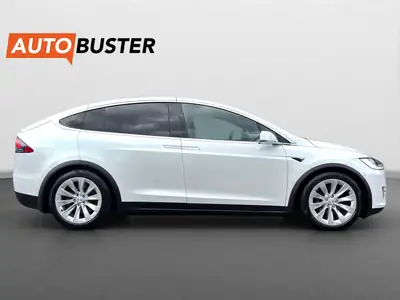 Tesla Model X Maximale-Reichweite — SUV électrique 562 ch, portes Falcon Wings — détail