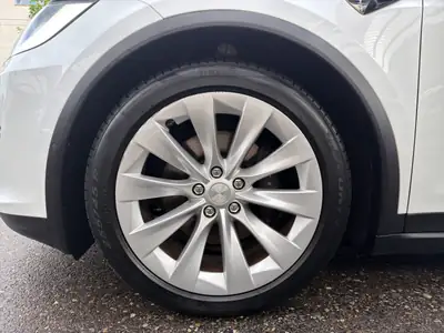 Tesla Model X Maximale-Reichweite — SUV électrique 562 ch, portes Falcon Wings — Miniature 16