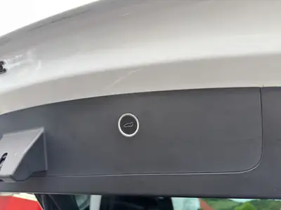 Tesla Model X Maximale-Reichweite — SUV électrique 562 ch, portes Falcon Wings — Miniature 17