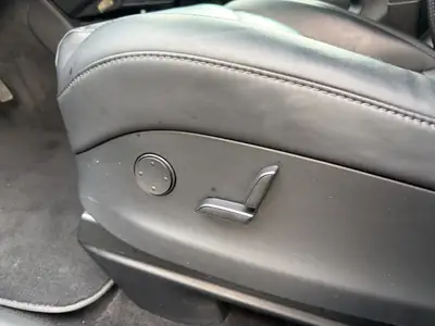 Tesla Model X Maximale-Reichweite — SUV électrique 562 ch, portes Falcon Wings — Miniature 19