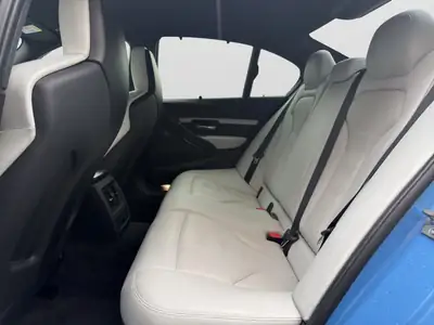 BMW M3 2014 — Berline haute performance, 431 ch et boîte manuelle — Miniature 11