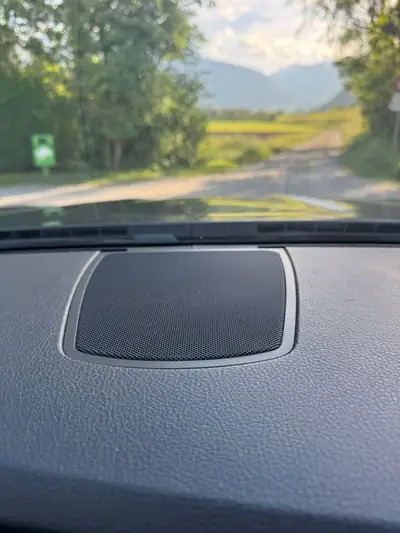 BMW 530d xDrive Touring — Berline de luxe polyvalente, motorisation efficace — Thumbnail 11