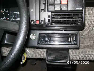 Fiat Panda 999 4x4 Vergaser — L'authentique citadine tout-terrain des années 80 — Miniature 9