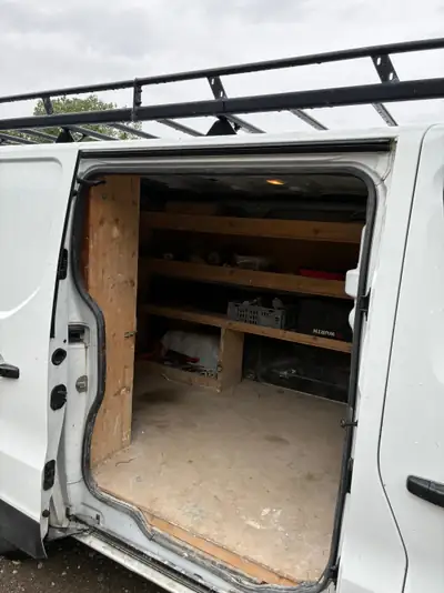 Renault Trafic 1.6 dCi 95 — Utilitaire fiable, faible kilométrage, économe — vista posteriore