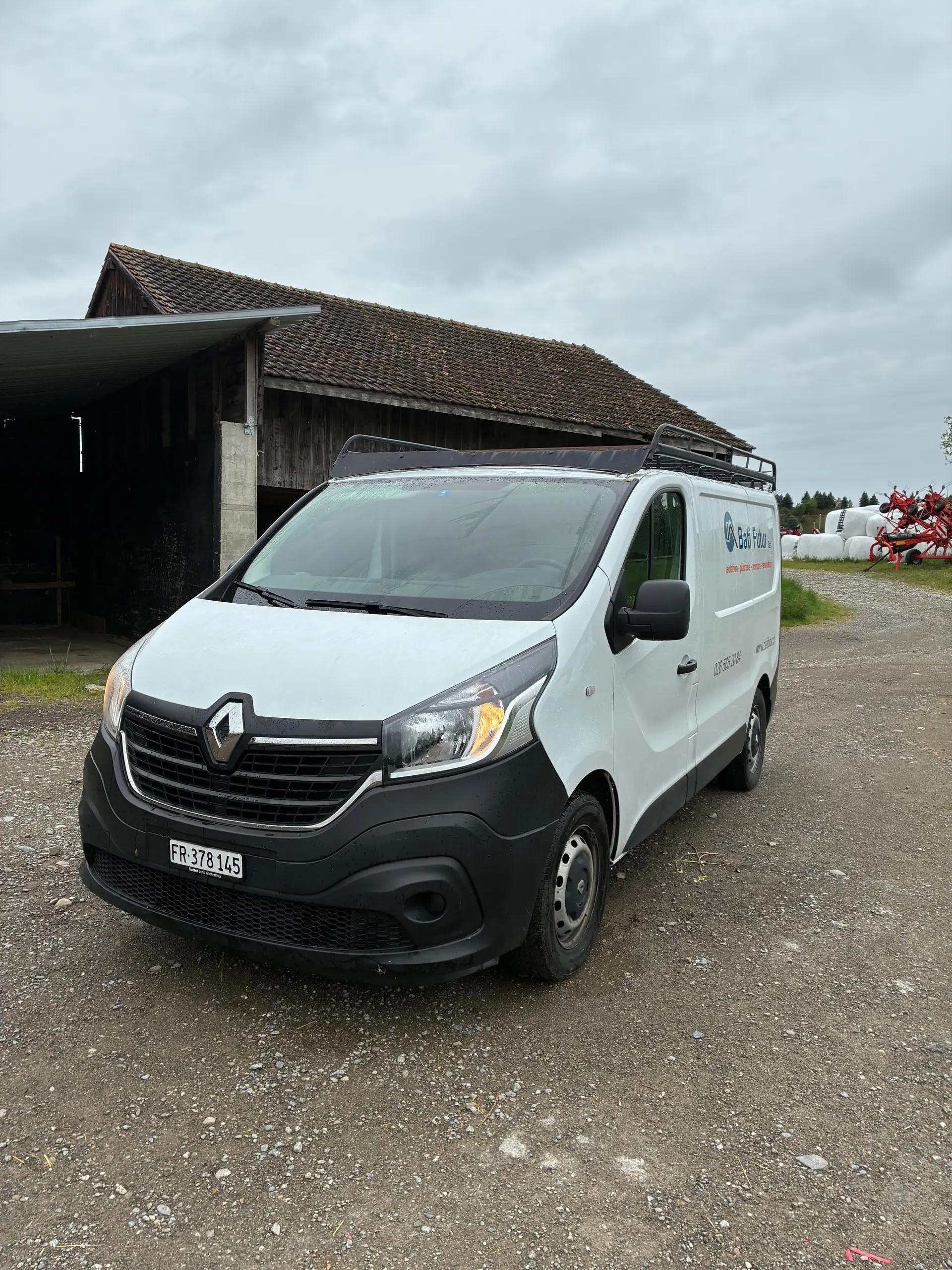 Renault Trafic 1.6 dCi 95 — Utilitaire fiable, faible kilométrage, économe