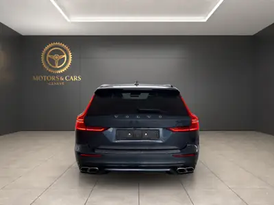 Volvo V60 T8 eAWD R-Design — Hybride rechargeable performant, 128'000 km — Innenraum