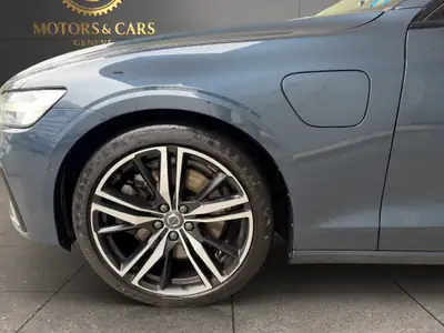 Volvo V60 T8 eAWD R-Design — Hybride rechargeable performant, 128'000 km — Miniatur 9