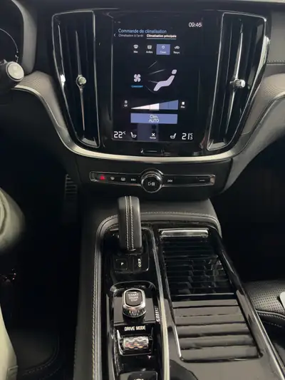 Volvo V60 T8 eAWD R-Design — Hybride rechargeable performant, 128'000 km — Miniatur 12