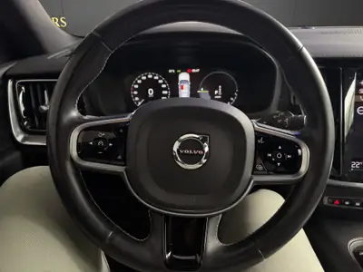 Volvo V60 T8 eAWD R-Design — Hybride rechargeable performant, 128'000 km — Miniatur 15