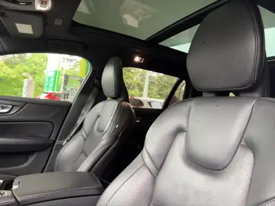 Volvo V60 T8 eAWD R-Design — Hybride rechargeable performant, 128'000 km — Miniatur 19