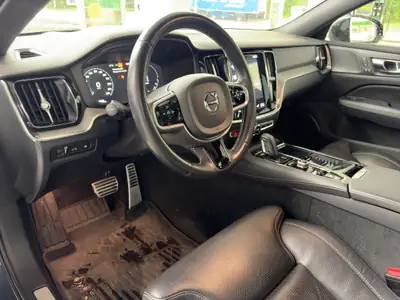Volvo V60 T8 eAWD R-Design — Hybride rechargeable performant, 128'000 km — Miniatur 20