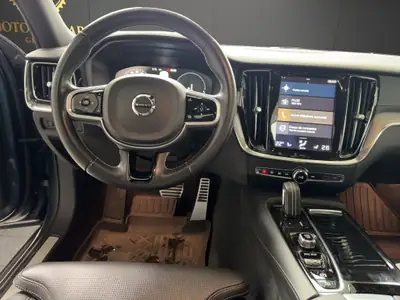Volvo V60 T8 eAWD R-Design — Hybride rechargeable performant, 128'000 km — Miniatur 22