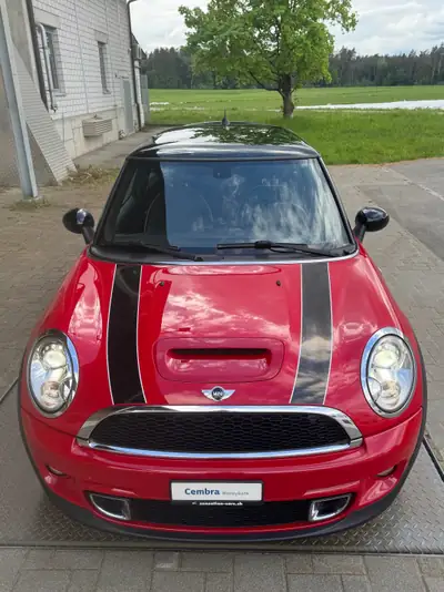 MINI Cooper S 2011 — Sportive compacte rouge, moteur 184 ch et très bon état — arrière