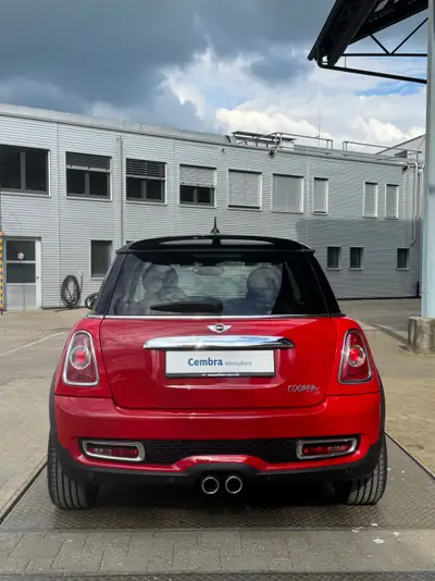 MINI Cooper S 2011 — Sportive compacte rouge, moteur 184 ch et très bon état — Miniature 8