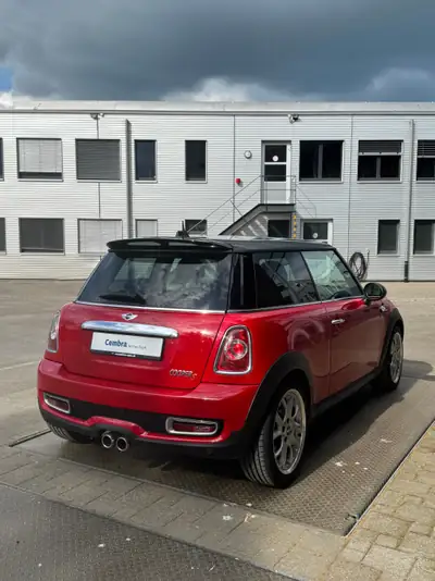 MINI Cooper S 2011 — Sportive compacte rouge, moteur 184 ch et très bon état — Miniature 9