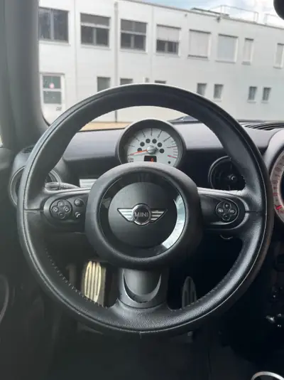 MINI Cooper S 2011 — Sportive compacte rouge, moteur 184 ch et très bon état — Miniature 14