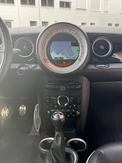 MINI Cooper S 2011 — Sportive compacte rouge, moteur 184 ch et très bon état — Miniature 15