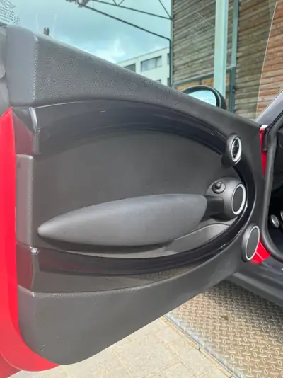 MINI Cooper S 2011 — Sportive compacte rouge, moteur 184 ch et très bon état — Miniature 17