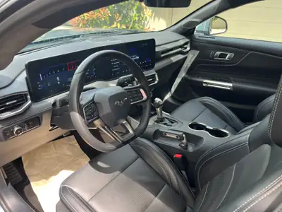 Ford Mustang 5.0 GT 2024 — Muscle car légendaire, suspension Magnetic Ride, quasi neuve — Thumbnail 8