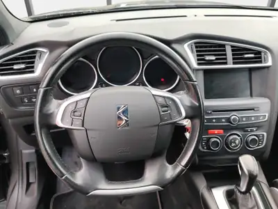 DS 4 1.6 THP Performance Line — Berline française élégante, automatique, contrôle technique OK — Thumbnail 9