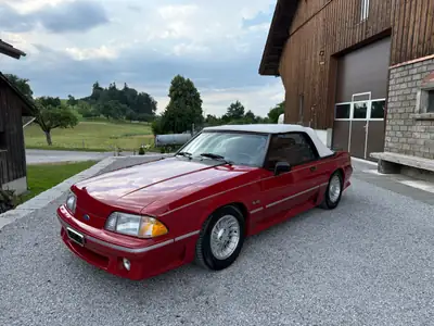 Ford Mustang GT 5.0 V8 Cabriolet — Légende américaine, 58'000 km seulement — vue extérieure