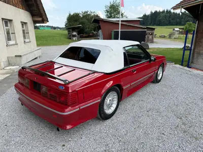 Ford Mustang GT 5.0 V8 Cabriolet — Légende américaine, 58'000 km seulement — intérieur